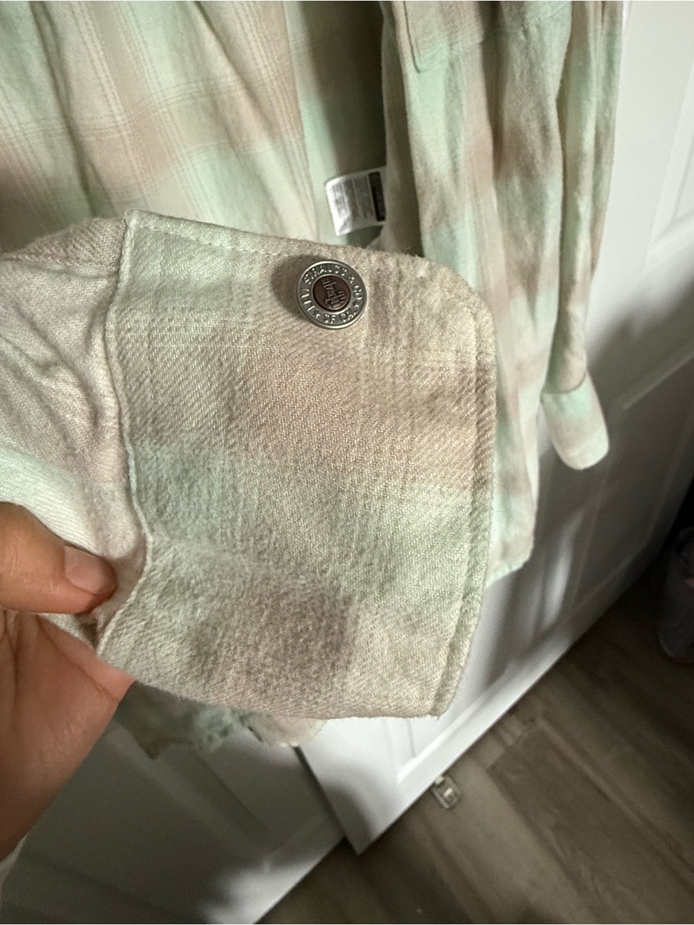 Levi's Mint and Beige Plaid Shirt - Picture 5 of 7